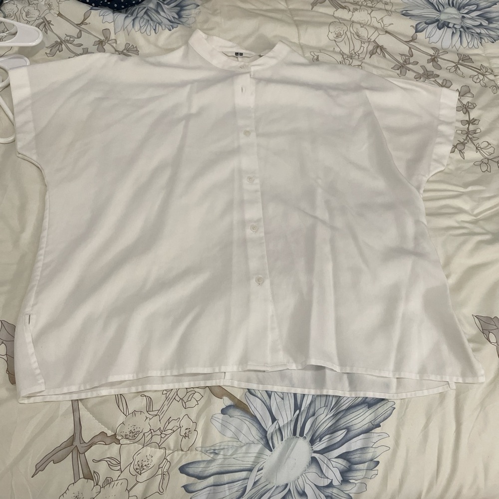 Uniqlo White button up